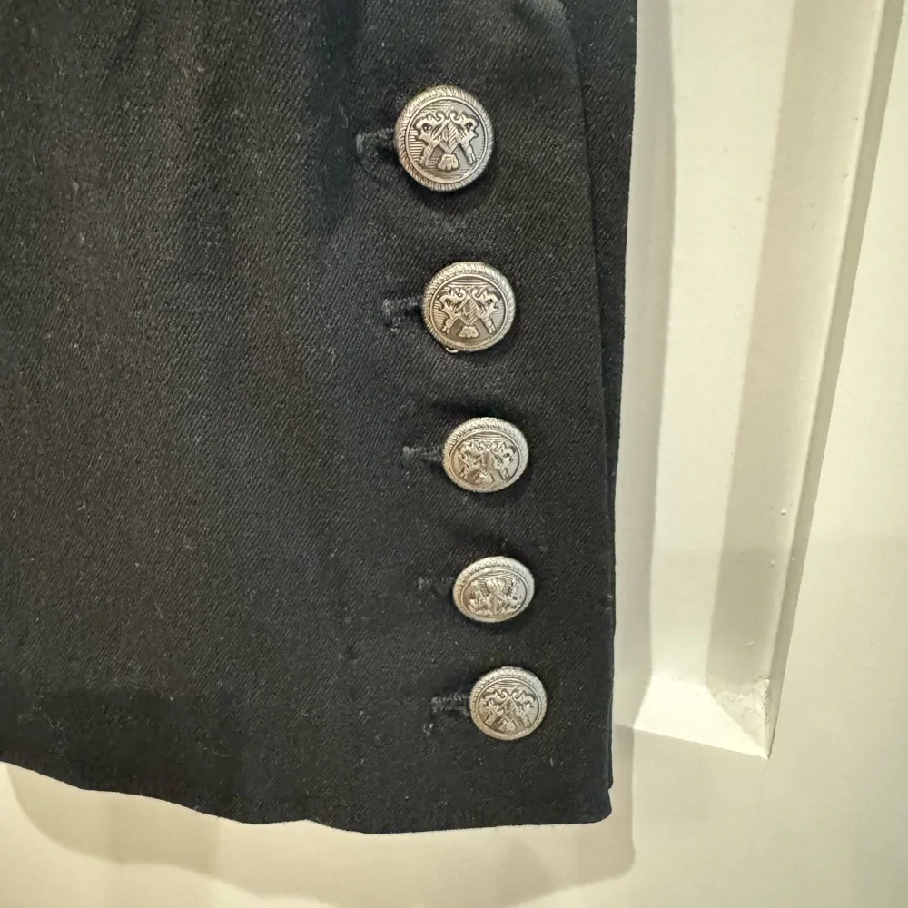 FifteenTwenty Stretch Twill black pants with silver button - Picture 2 of 4